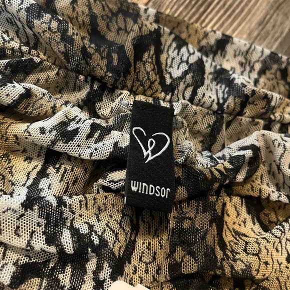 Windsor off shoulders sheer bodysuit S - Picture 3 of 3